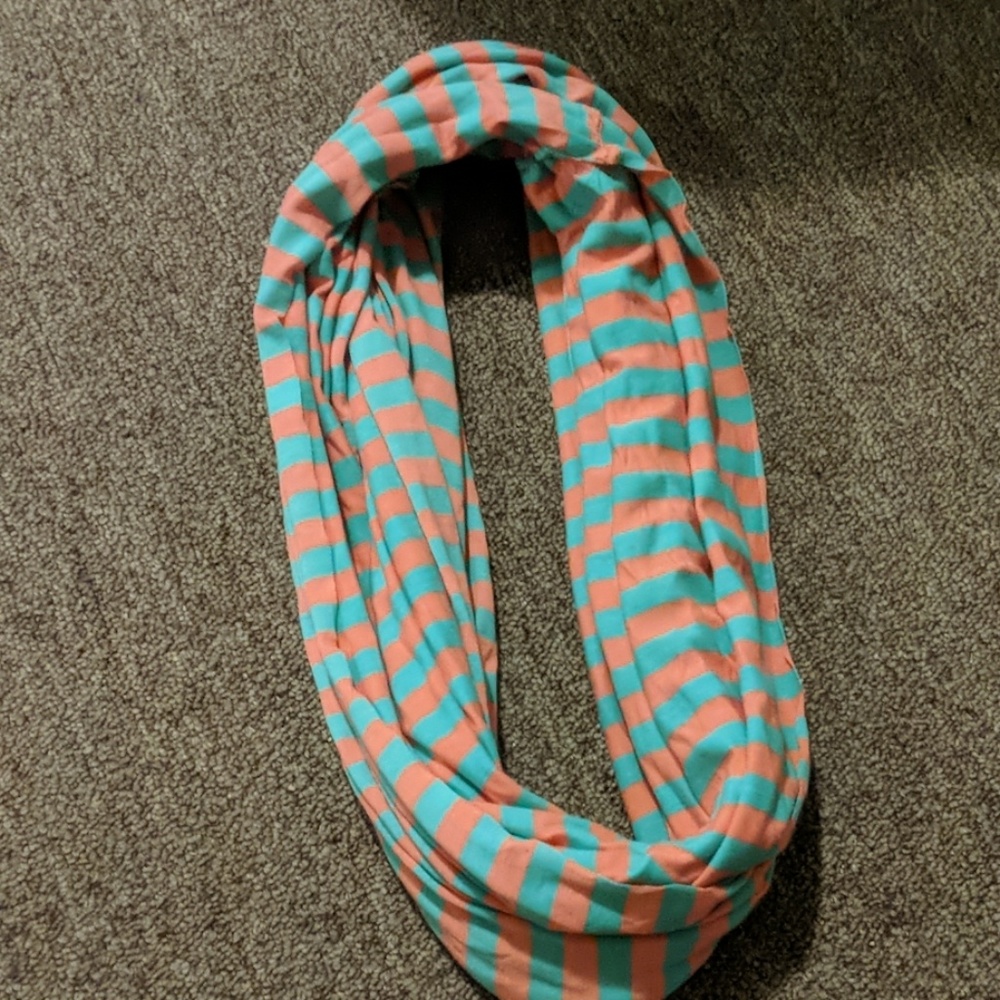 Infinity scarf